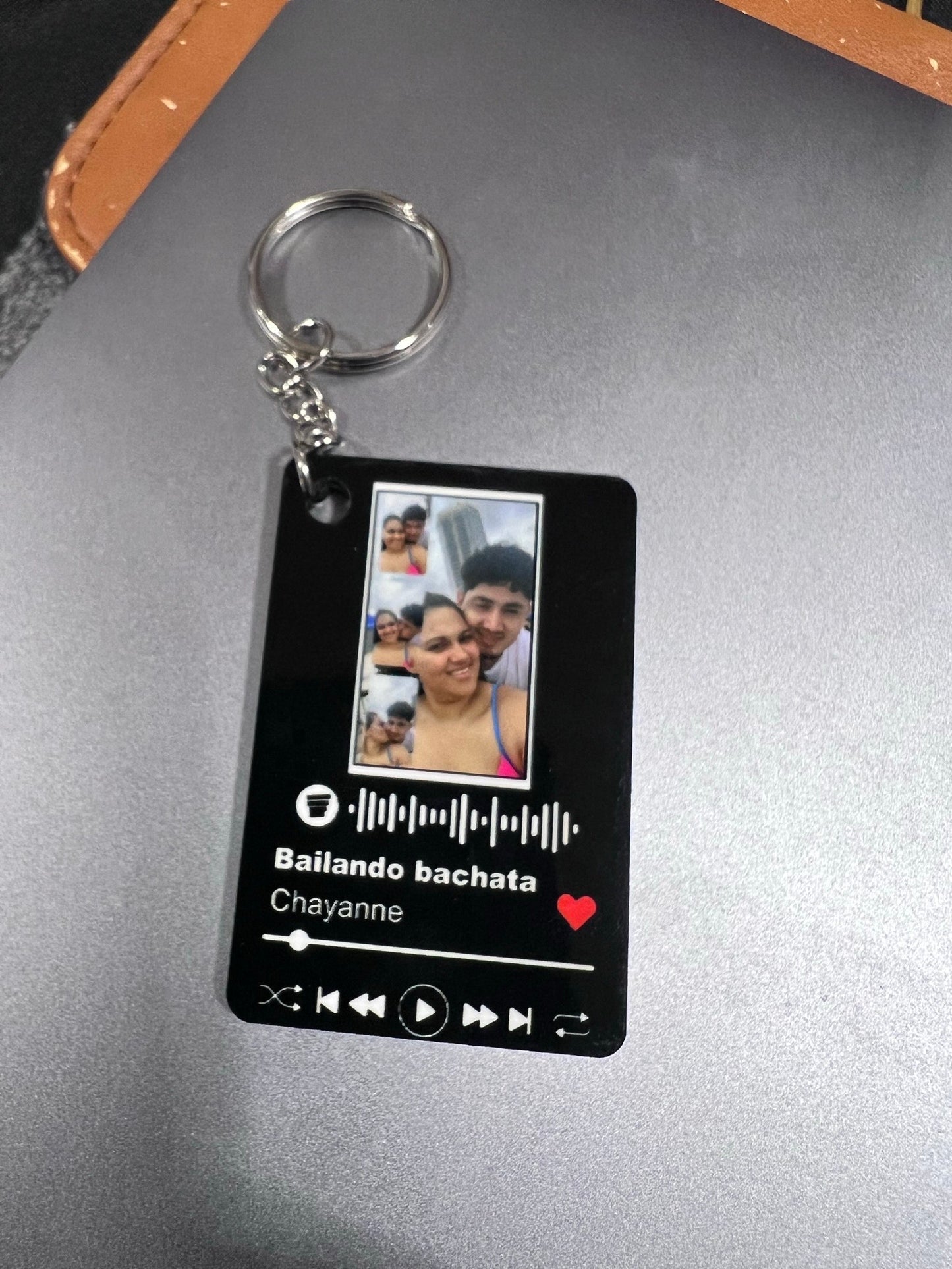 Custom Spotify Keychains with picture – Personalized Rectangular and square keychains with song