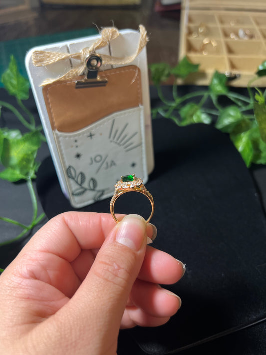 Square design with green ring 18k Gold plated